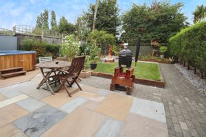 CAMPERNELL CLOSE- click for photo gallery